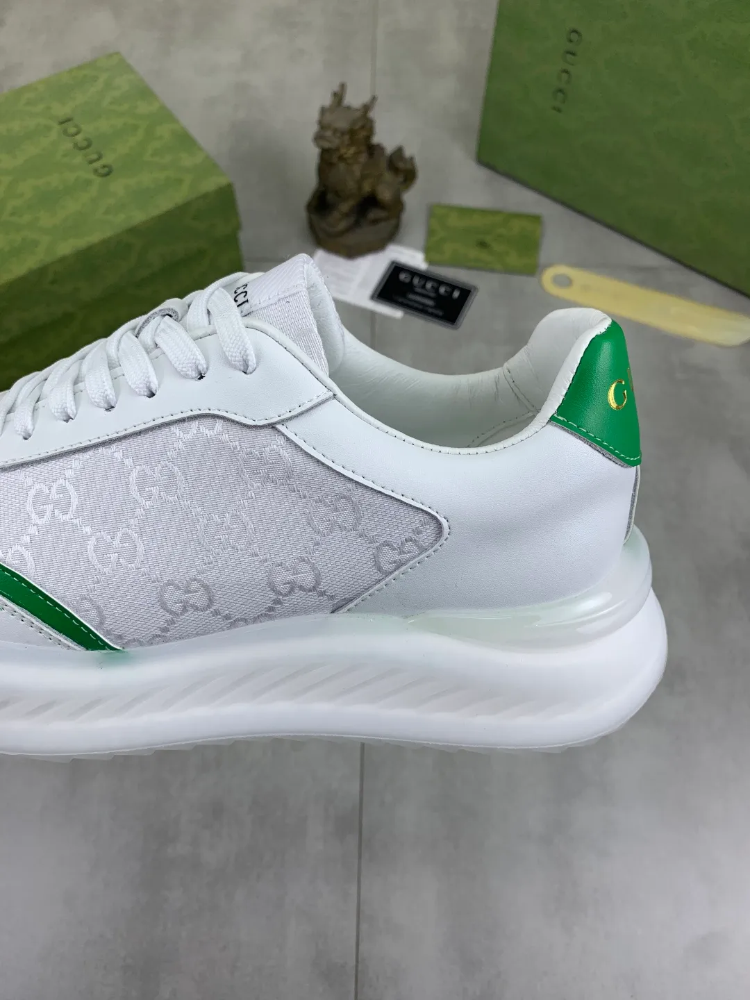 Men's shoes 💰P460💰【New model】🆘 The latest model from Gucci official website🎁Classic casual and fashionable men's shoes👟Best model💥The style is simple and elegant, exclusive for trendy men. Unique official website latest brand elements👑Gucci original decoration, fashionable and generous, the fabric is made of original soft calfskin➕Comfortable soft pigskin lining ✅Wear-resistant rubber outsole specified on the official website_Full of elasticity, the classic model taken at the counter 🎬Color: 4⃣️colors available😍Number of yards: 38-44 (45 46 customized)